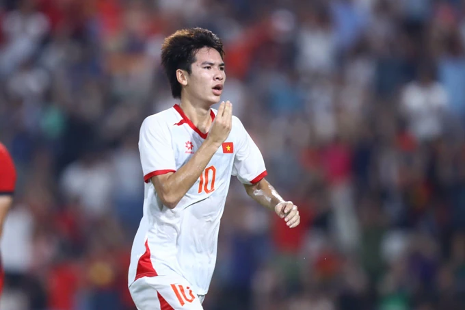 HLV Kim Sang Sik tính dùng “Lamine Yamal xứ Thanh”?; Ngày đầu SEA Games 33 hỗn loạn những sai sót