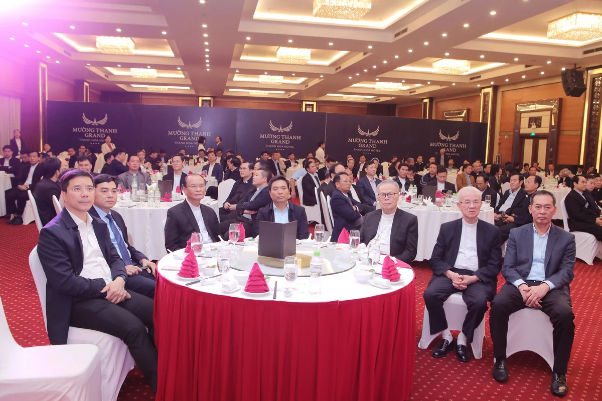 Tỉnh ủy, HĐND, UBND, Ủy ban MTTQ tỉnh Thanh Hóa gặp mặt và chúc mừng các chức sắc Công giáo nhân dịp Giáng sinh năm 2025