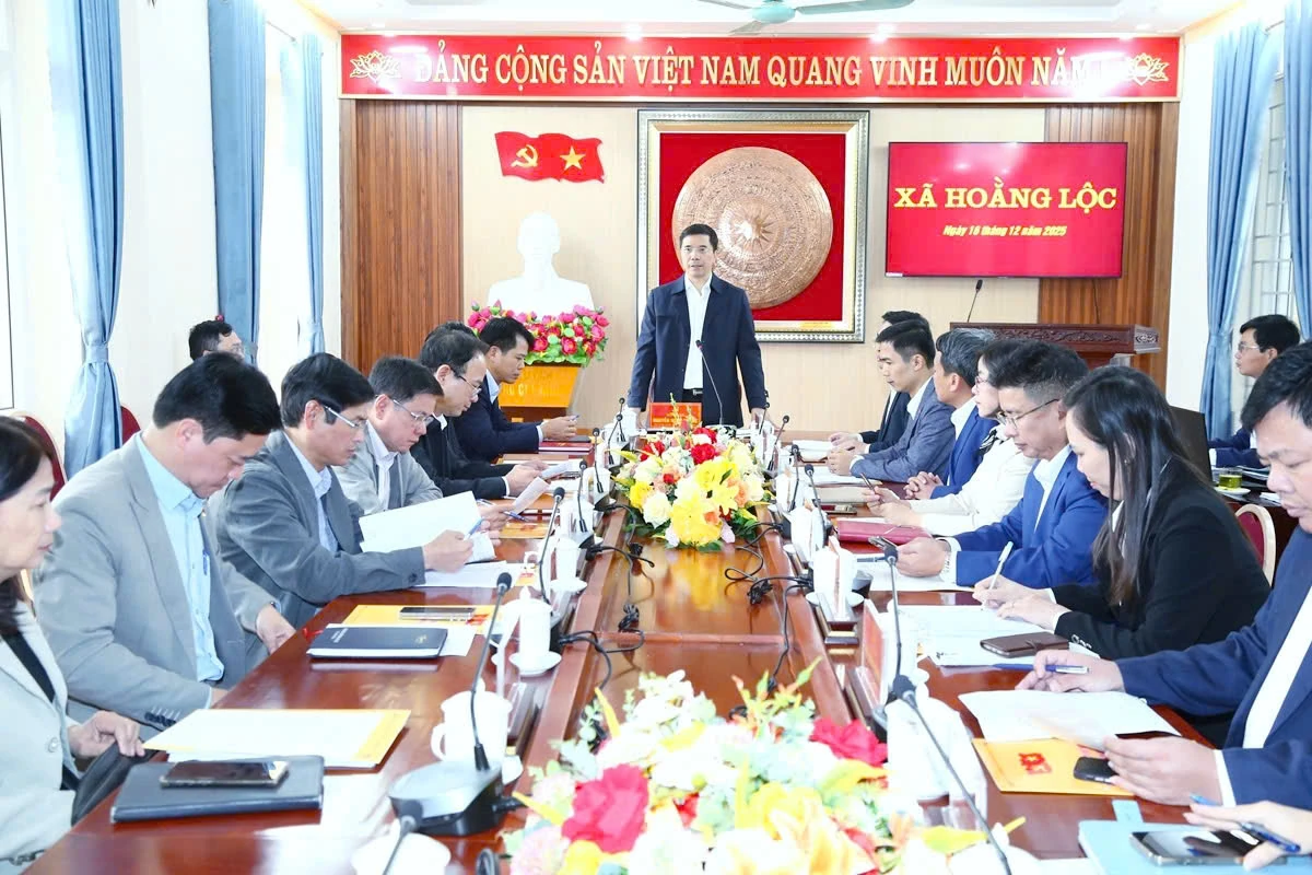 Phó Bí thư Thường trực Tỉnh ủy Nguyễn Hồng Phong thăm, làm việc tại xã Hoằng Tiến và Hoằng Lộc