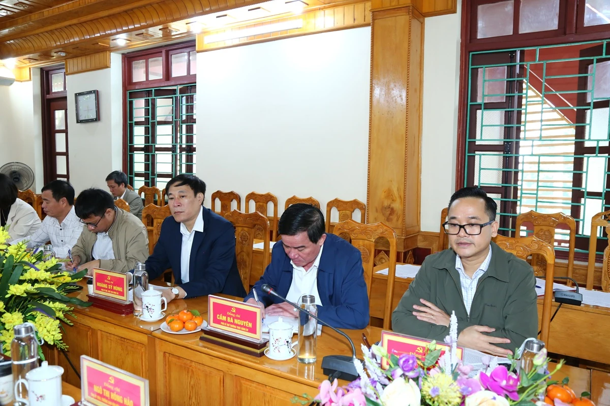 Phó Bí thư Thường trực Tỉnh ủy Nguyễn Hồng Phong thăm, làm việc tại xã Thường Xuân