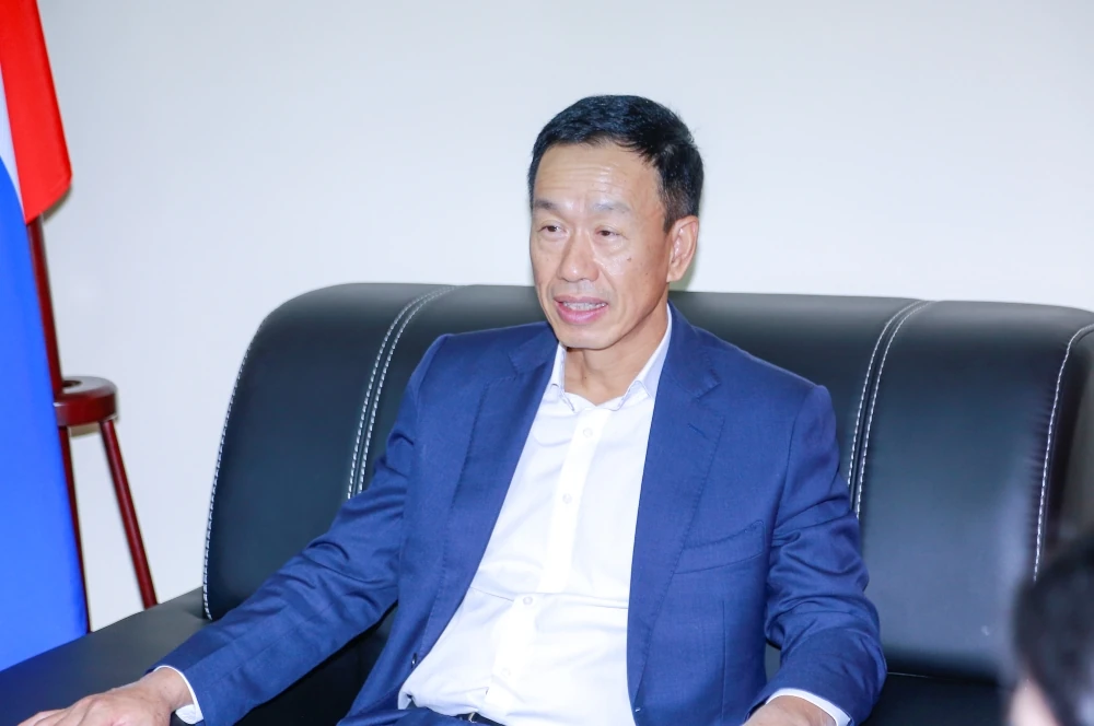 Phó Chủ tịch UBND tỉnh Lê Quang Hùng thăm và làm việc với Đại sứ quán Liên bang Nga tại Việt Nam