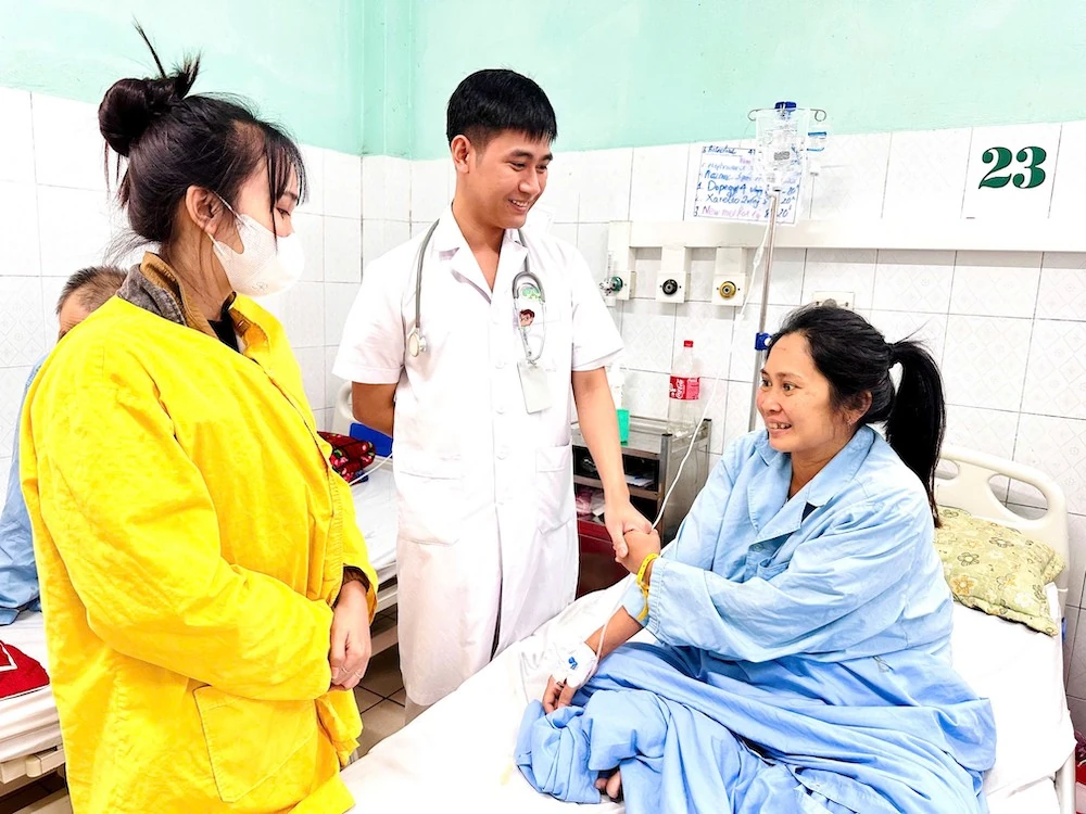 Kỳ tích “hồi sinh” sản phụ ngừng tuần hoàn: Sức mạnh của kết nối liên viện và phối hợp đa chuyên khoa