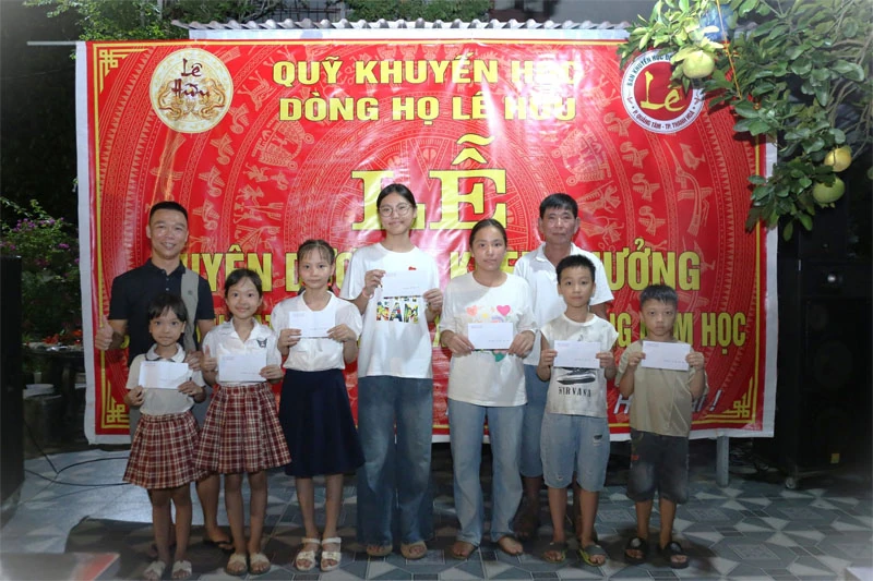 Những dòng họ khuyến học