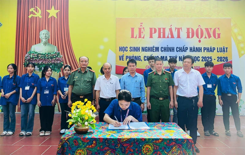 Phòng, chống tệ nạn xã hội xâm nhập học đường