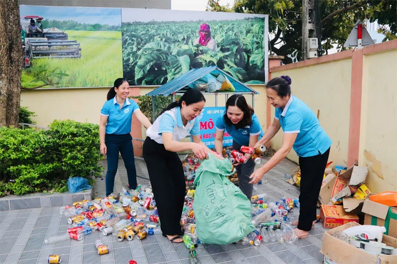 “Biến rác thành tiền” - việc làm nhỏ, ý nghĩa lớn của phụ nữ