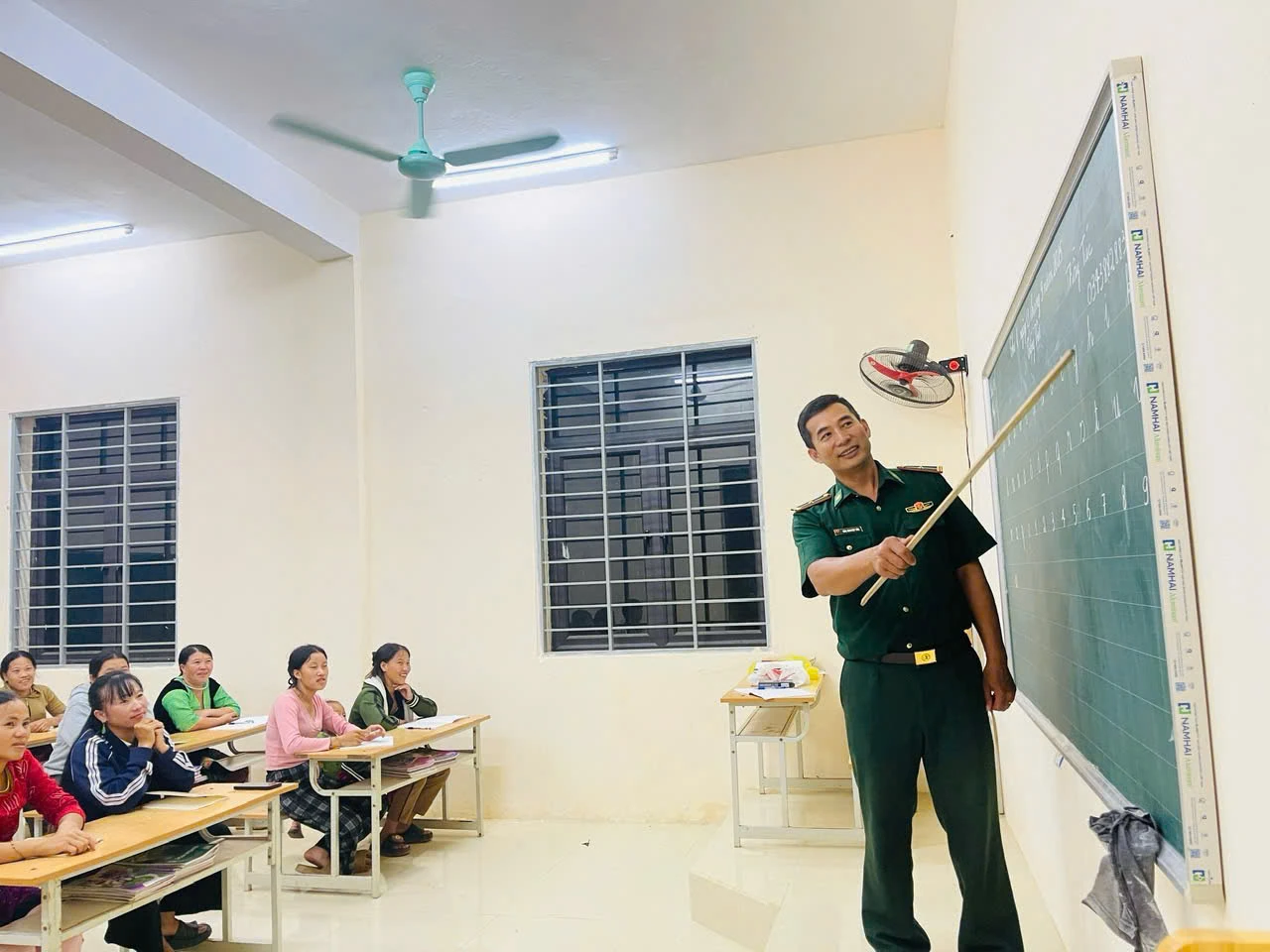 Hoà bình để viết tiếp khát vọng cha anh