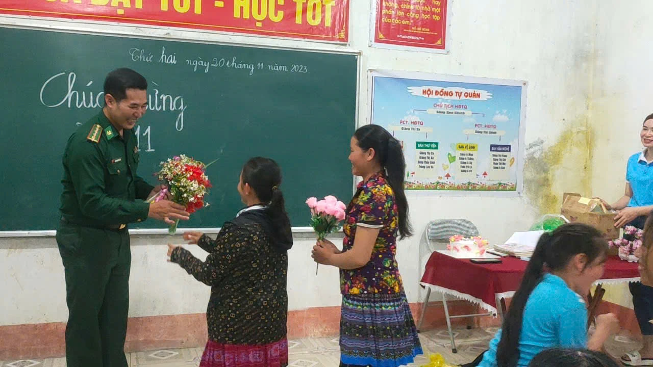 Hoà bình để viết tiếp khát vọng cha anh