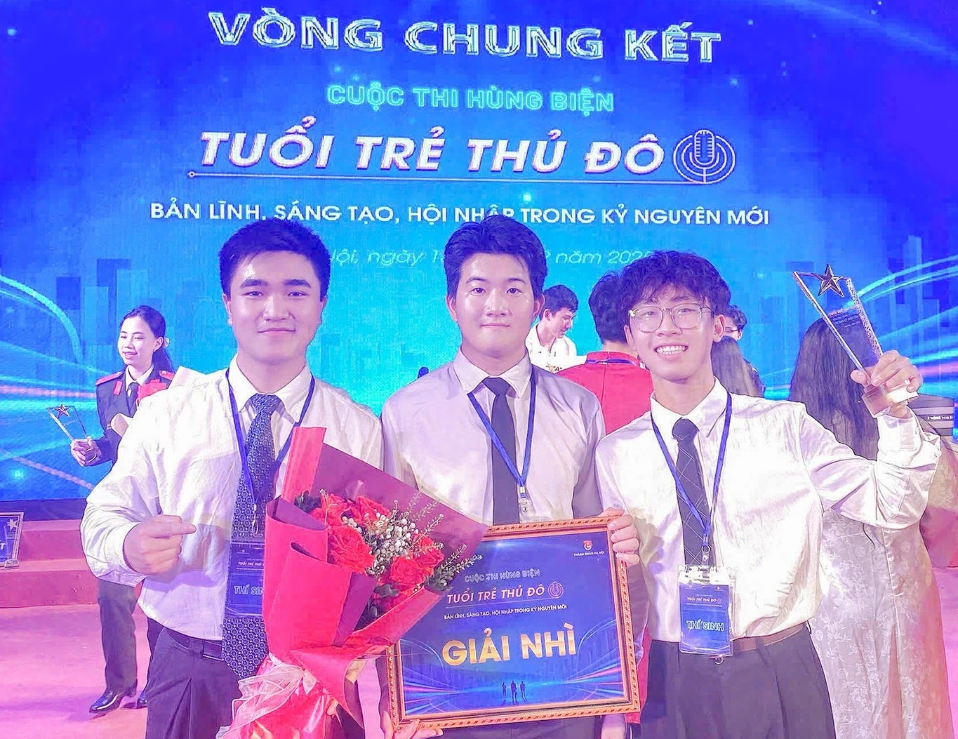 Nhóm sinh viên Phenikaa xuất sắc giành giải Cuộc thi Hùng biện Tuổi trẻ Thủ đô năm 2025