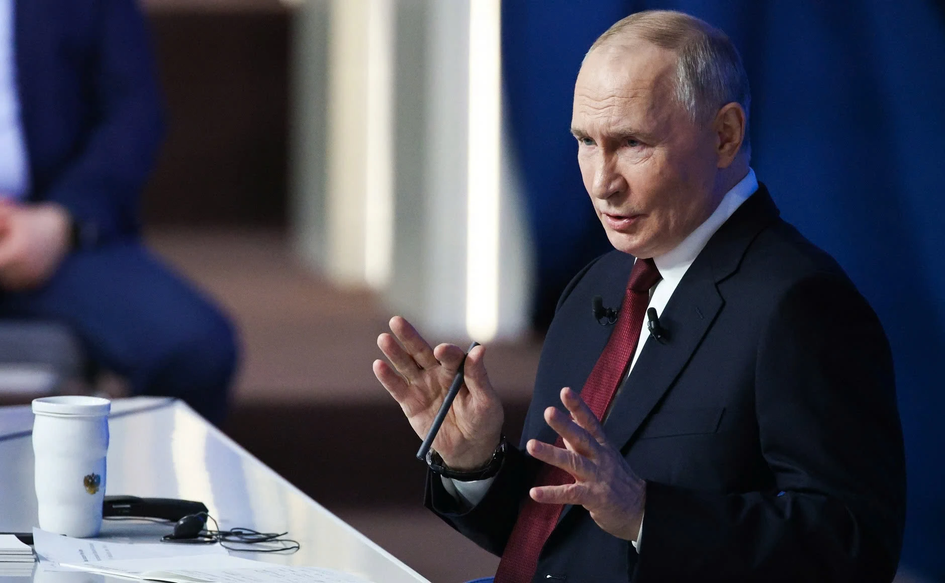 “Tổng kết năm” và thông điệp từ Moscow