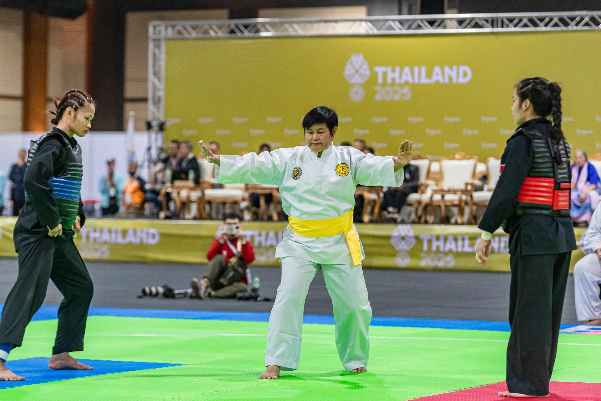 Bị đối thủ liên tục chơi xấu, võ sĩ Thanh Hóa vẫn xuất sắc giành quyền vào bán kết Pencak Silat - SEA Games 33