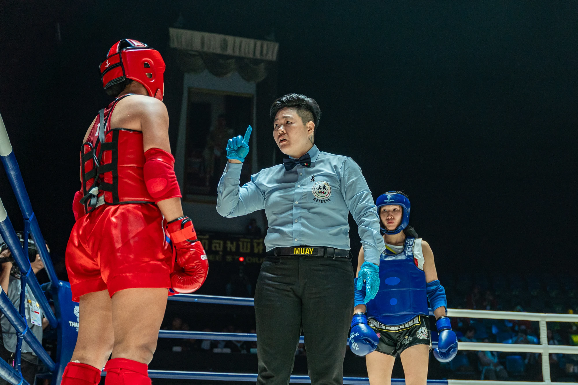 Cô gái vàng Phương Hậu vỡ òa cảm xúc khi giành HCV trên 