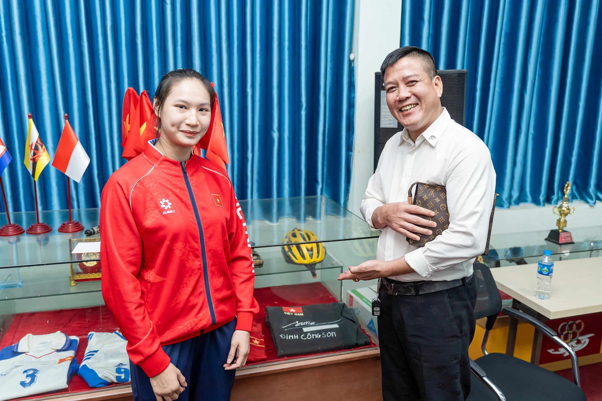 Cô gái vàng Phương Hậu vỡ òa cảm xúc khi giành HCV trên 