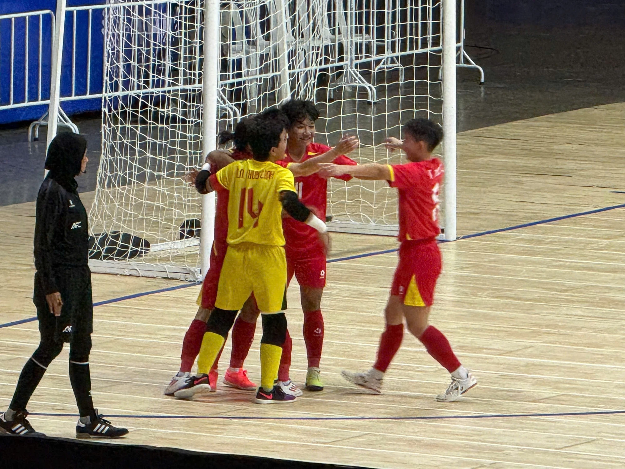 SEA Games 33 ngày 18/12: Việt Nam đại thắng Thái Lan giành HCV bóng đá nam, Futsal nữ và Cầu mây tạo cột mốc lịch sử