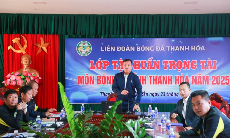 Khai mạc lớp tập huấn trọng tài bóng đá tỉnh Thanh Hóa năm 2025