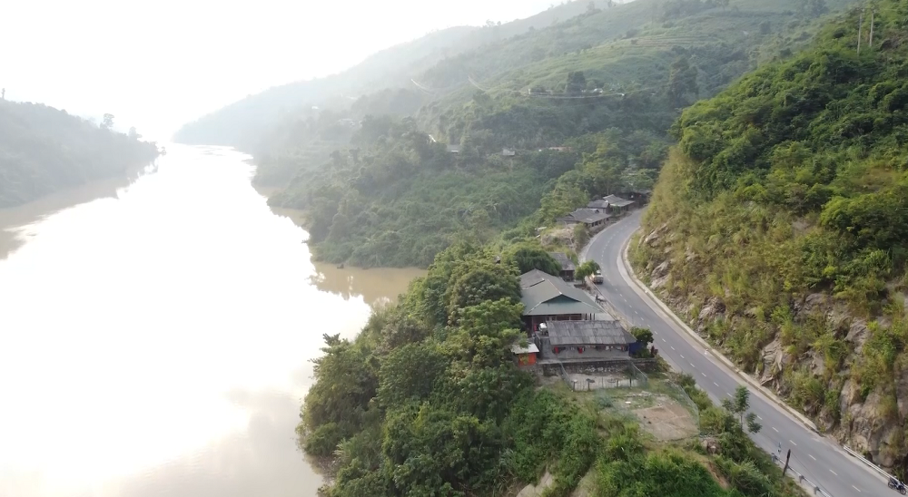 Lời ru sau Cổng Trời