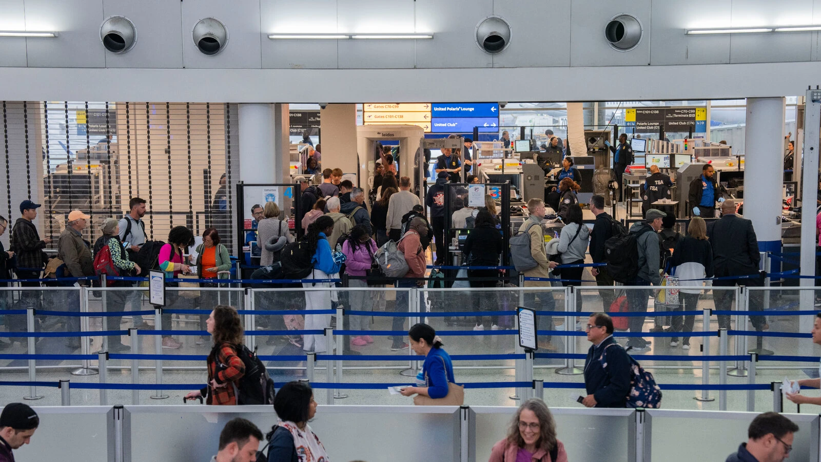 Chính quyền Mỹ siết chặt nhập cảnh, mở rộng danh sách cấm