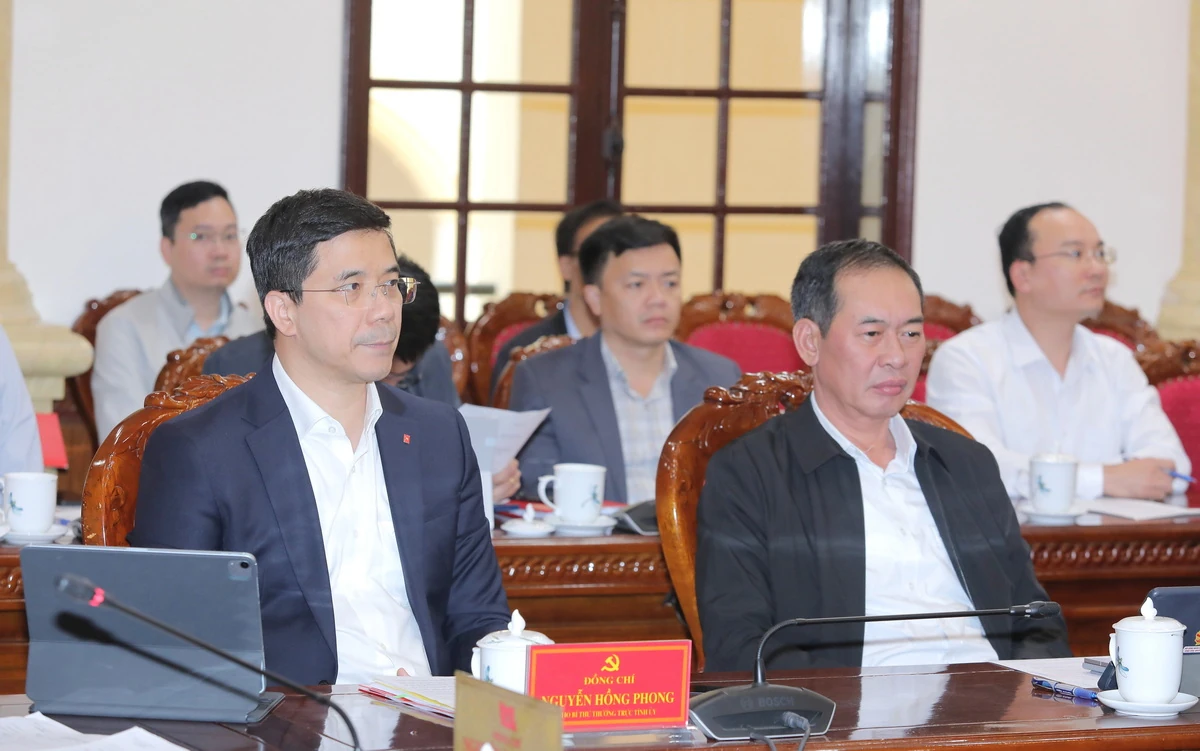 Ban Thường vụ Tỉnh ủy thảo luận các nội dung liên quan trực tiếp đến việc thực hiện nhiệm vụ năm 2026