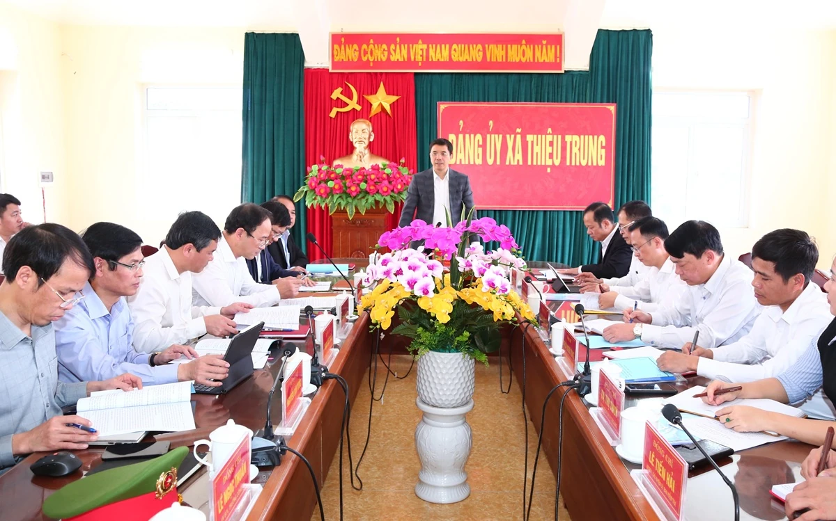 Phó Bí thư Thường trực Tỉnh ủy Nguyễn Hồng Phong thăm, làm việc tại xã Thiệu Trung và Thiệu Hóa
