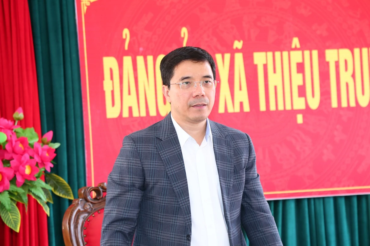 Phó Bí thư Thường trực Tỉnh ủy Nguyễn Hồng Phong thăm, làm việc tại xã Thiệu Trung và Thiệu Hóa