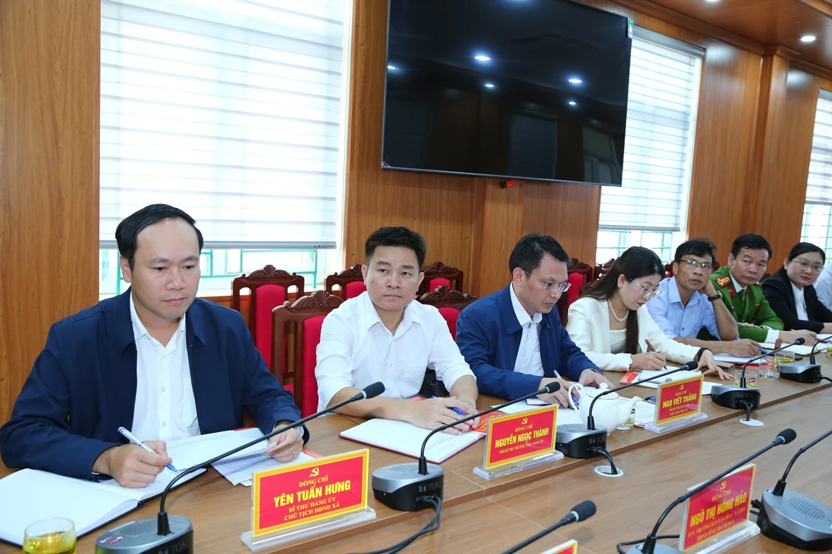 Phó Bí thư Thường trực Tỉnh ủy Nguyễn Hồng Phong thăm, làm việc tại xã Hoa Lộc