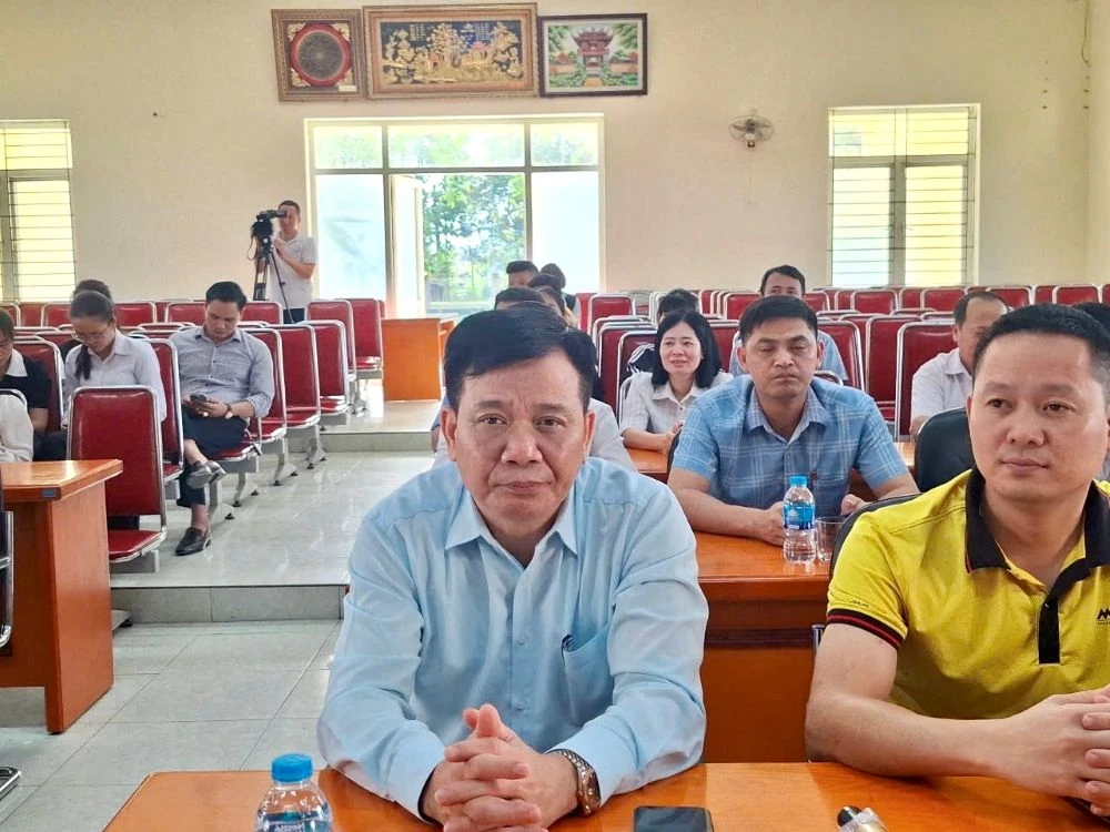 Xã Đồng Tiến giới thiệu ứng dụng robot trí tuệ nhân tạo hỗ trợ giải quyết thủ tục hành chính công