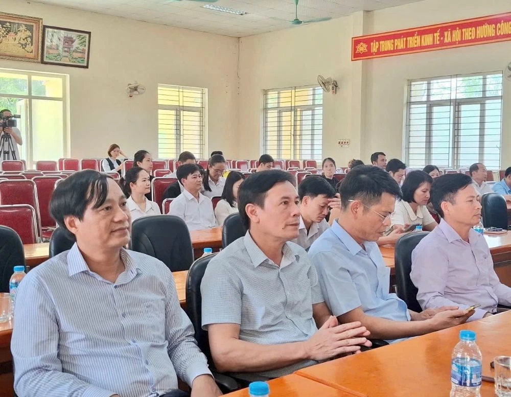 Xã Đồng Tiến giới thiệu ứng dụng robot trí tuệ nhân tạo hỗ trợ giải quyết thủ tục hành chính công