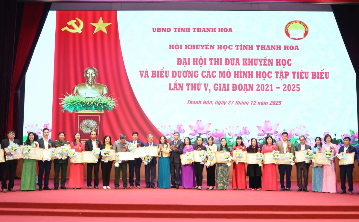 Đẩy mạnh phong trào thi đua khuyến học, khuyến tài, xây dựng xã hội học tập