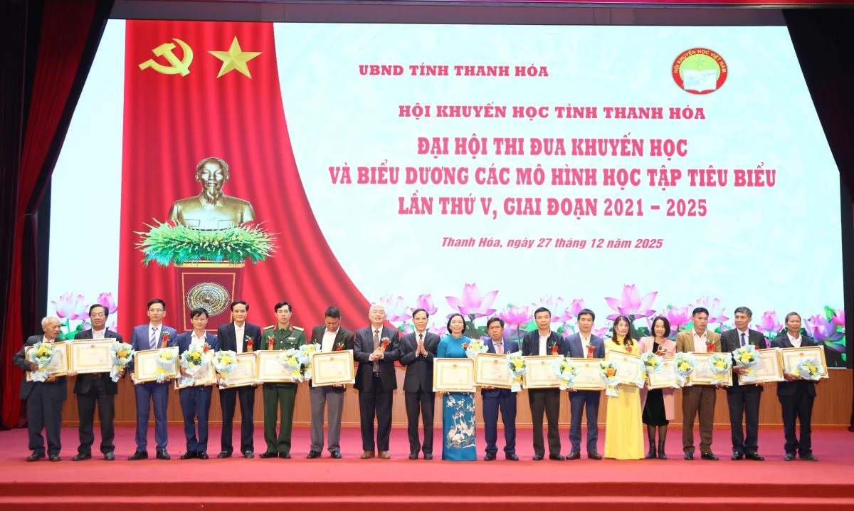 Đẩy mạnh phong trào thi đua khuyến học, khuyến tài, xây dựng xã hội học tập