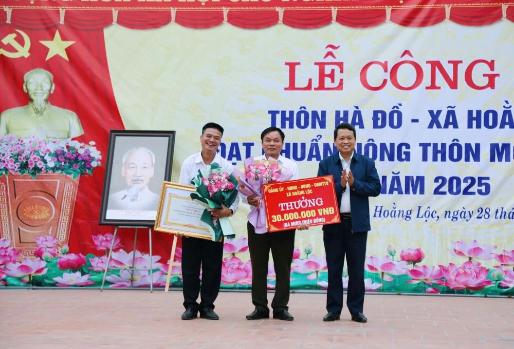 Thôn đầu tiên của xã Hoằng Lộc đón nhận NTM kiểu mẫu sau sáp nhập