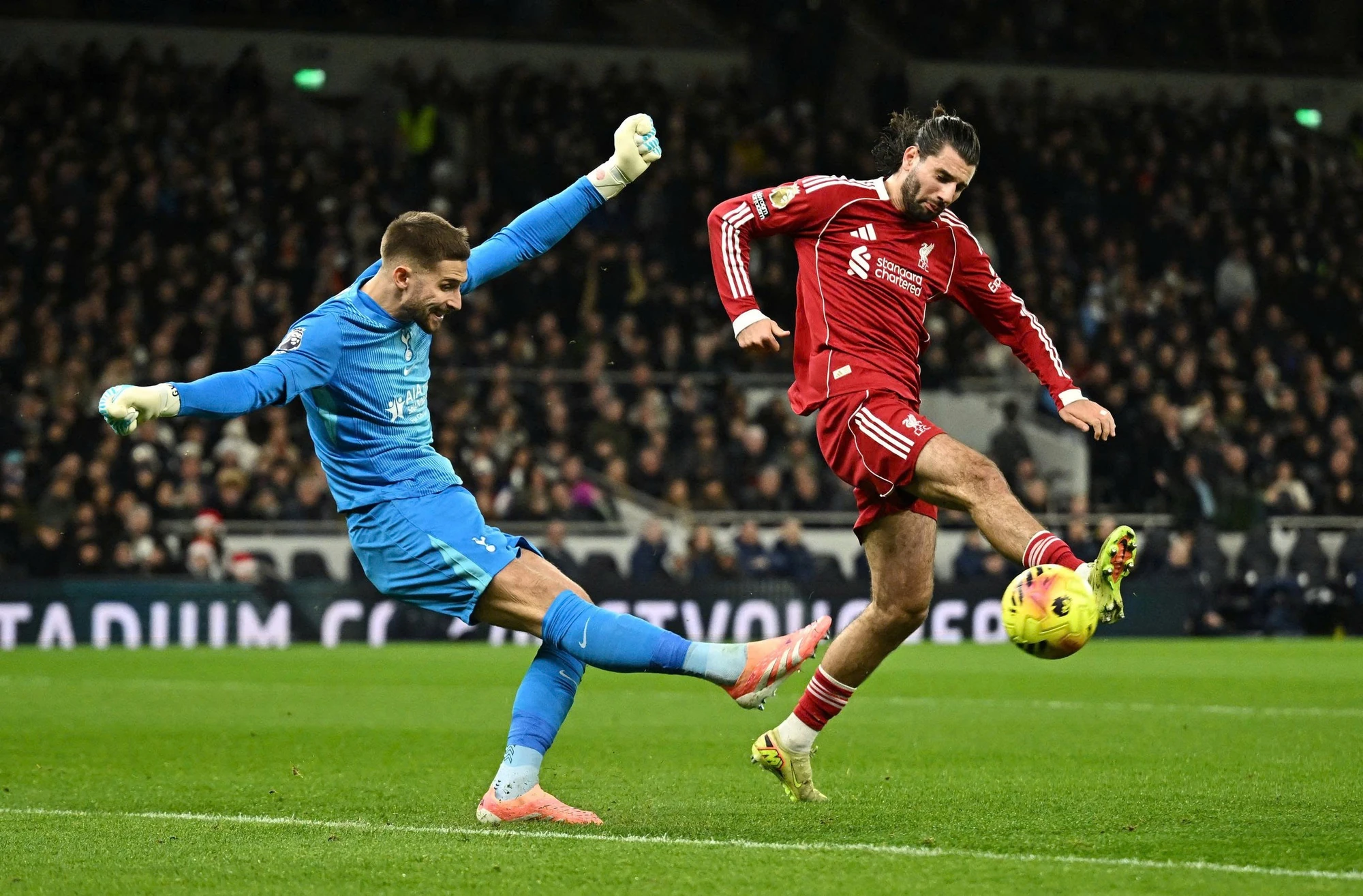 Chủ tịch FIFA chúc mừng bóng đá Việt Nam; Hojlund khiến cổ động viên Man Utd phẫn nộ