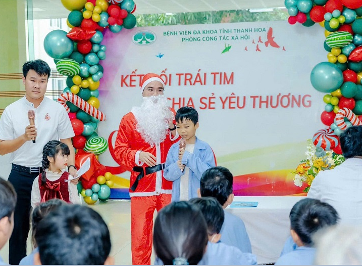 “Giai điệu Giáng sinh” - Khi bệnh viện ngân lên những thanh âm yêu thương