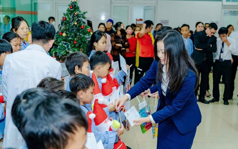 “Giai điệu Giáng sinh” - Khi bệnh viện ngân lên những thanh âm yêu thương