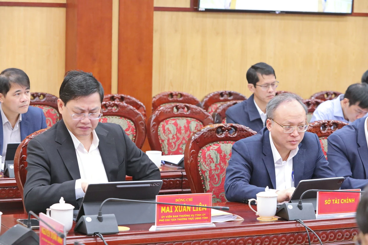 Quyết tâm tháo gỡ những “điểm nghẽn” lớn đang cản trở phát triển