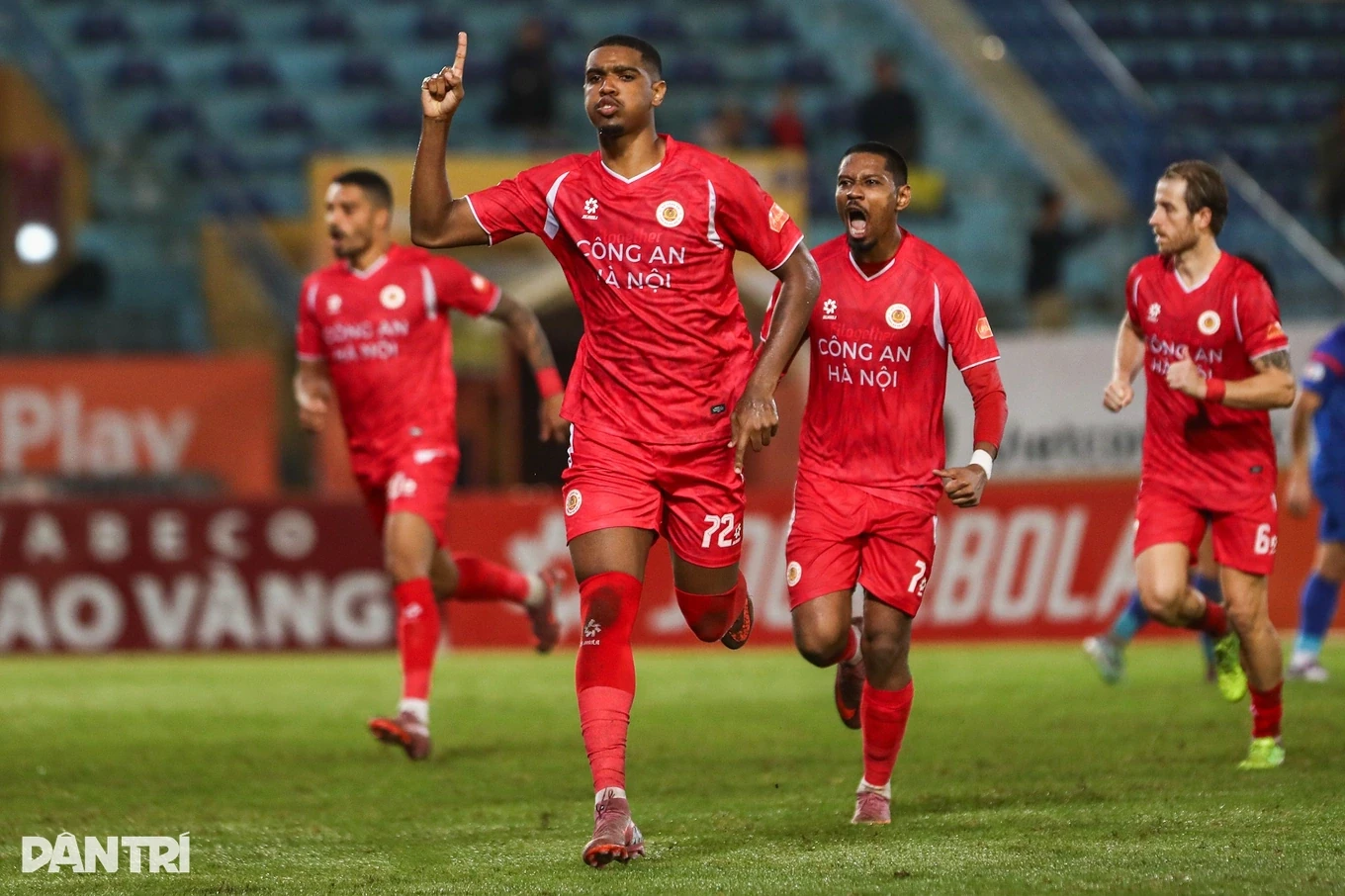 U23 Việt Nam nhận thất bại trước thềm giải châu Á; Các ông lớn gây thất vọng tại Ngoại hạng Anh