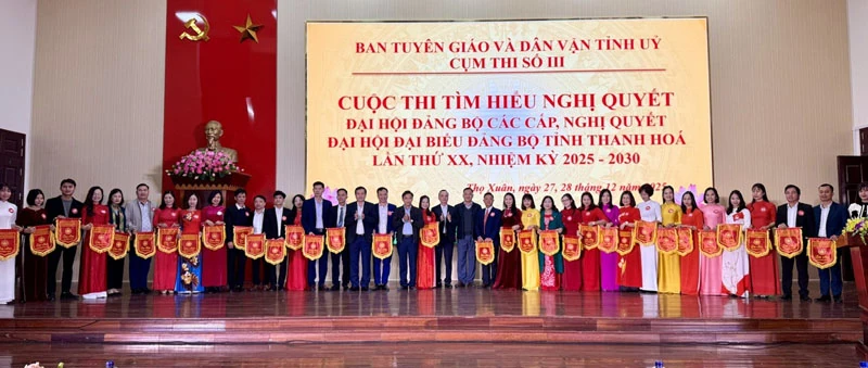 Tăng cường giáo dục chính trị, tư tưởng, đạo đức cho cán bộ, đảng viên