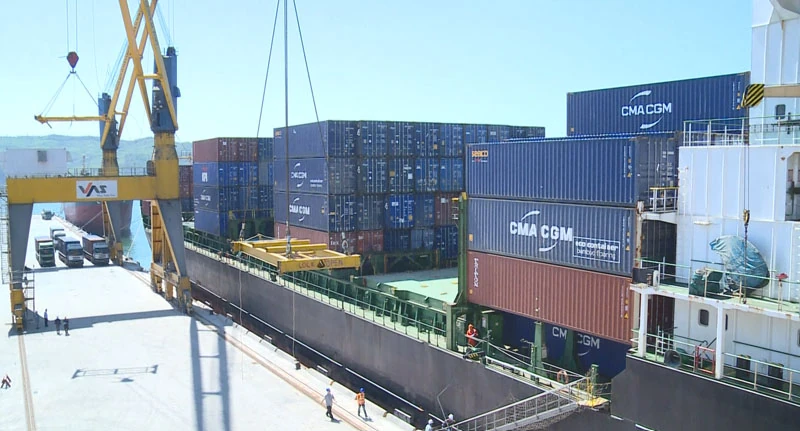 Kích cầu vận chuyển hàng hóa bằng container qua Cảng Nghi Sơn