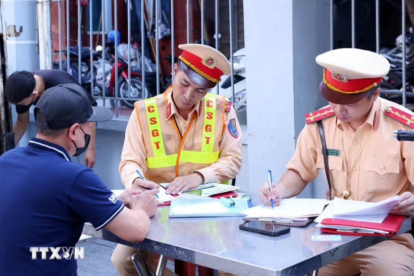 Ngày 4/1, xử lý trên 12.000 trường hợp vi phạm trật tự, an toàn giao thông