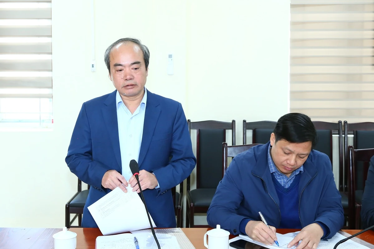 Phó Bí thư Thường trực Tỉnh ủy Nguyễn Hồng Phong kiểm tra thực địa một số dự án