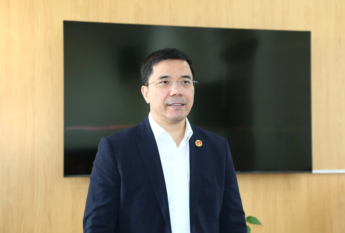 Phó Bí thư Thường trực Tỉnh ủy Nguyễn Hồng Phong kiểm tra thực địa một số dự án