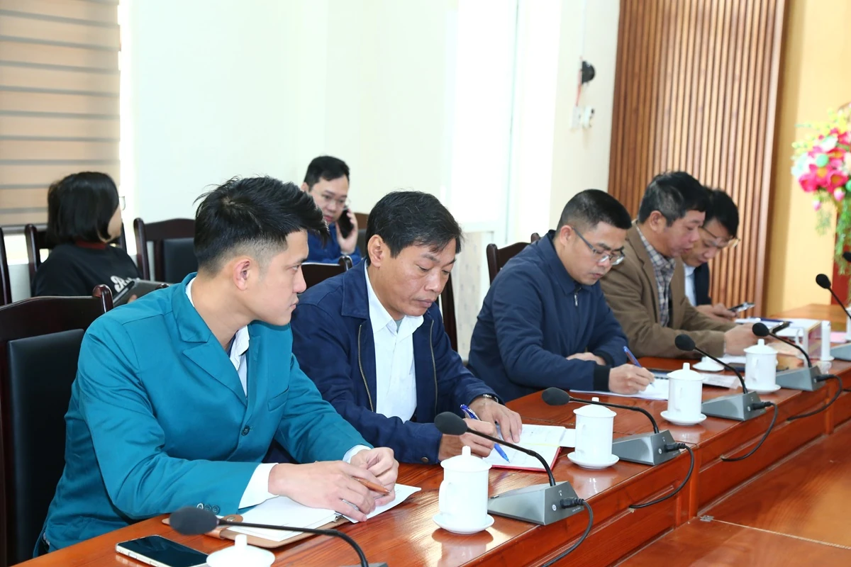 Phó Bí thư Thường trực Tỉnh ủy Nguyễn Hồng Phong kiểm tra thực địa một số dự án