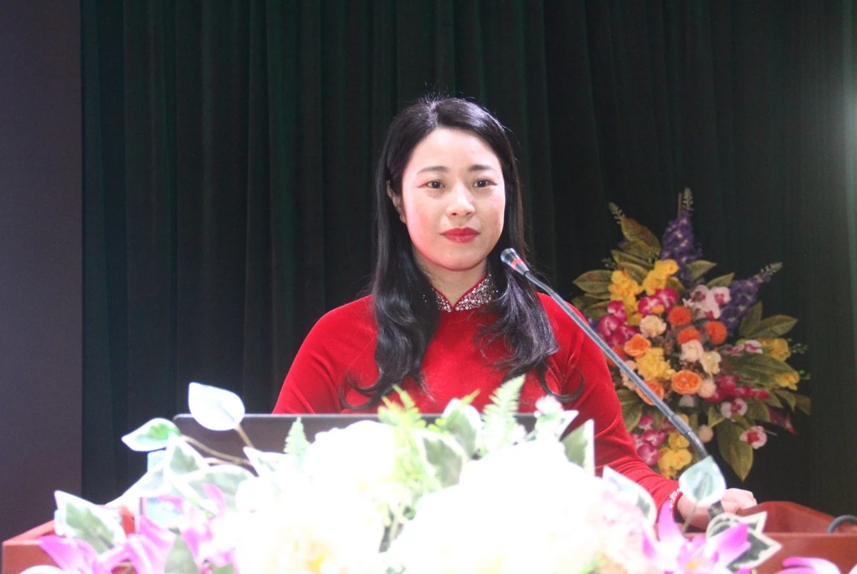 Khai giảng lớp bồi dưỡng nhận thức về Đảng cho học sinh THPT