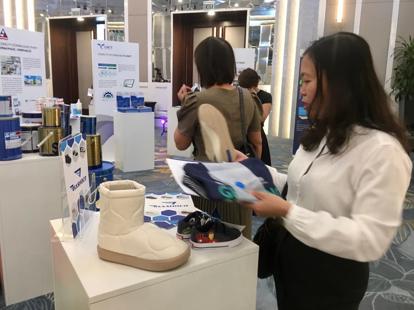 Người Việt chi hơn 7 triệu tỷ đồng cho tiêu dùng và dịch vụ trong năm 2025