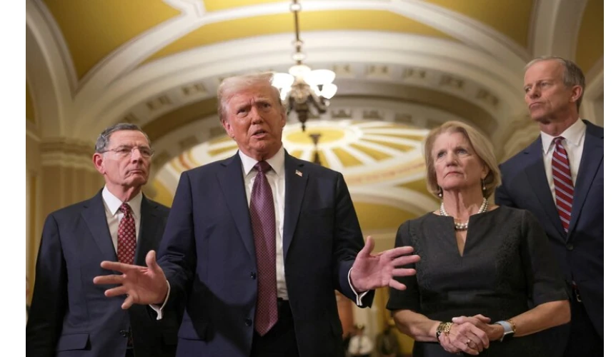 Tổng thống Donald Trump làm việc với các nghị sĩ Đảng Cộng hòa tại Hạ viện Mỹ về nghị sự 2026