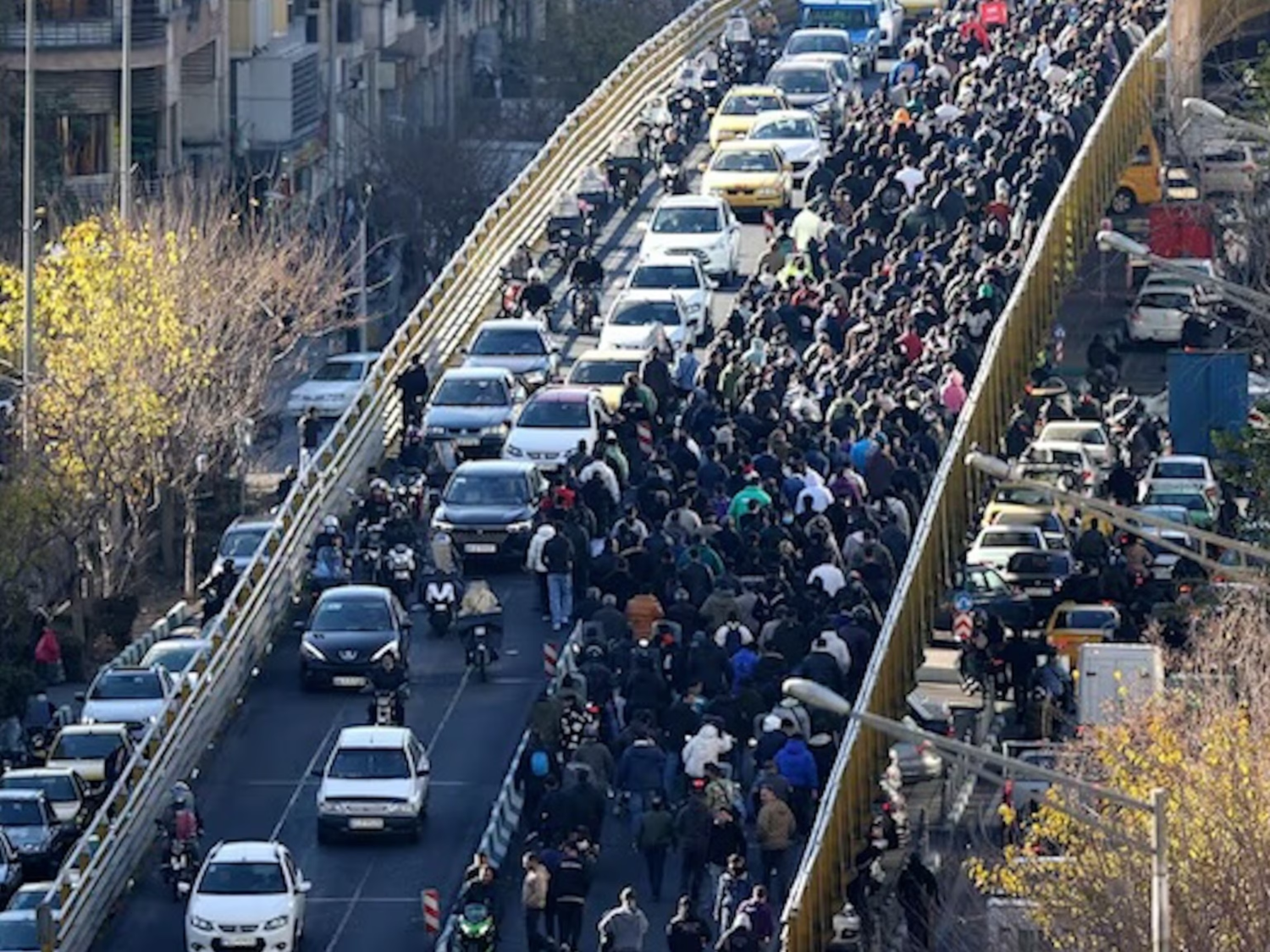 Iran trong vòng xoáy bất ổn