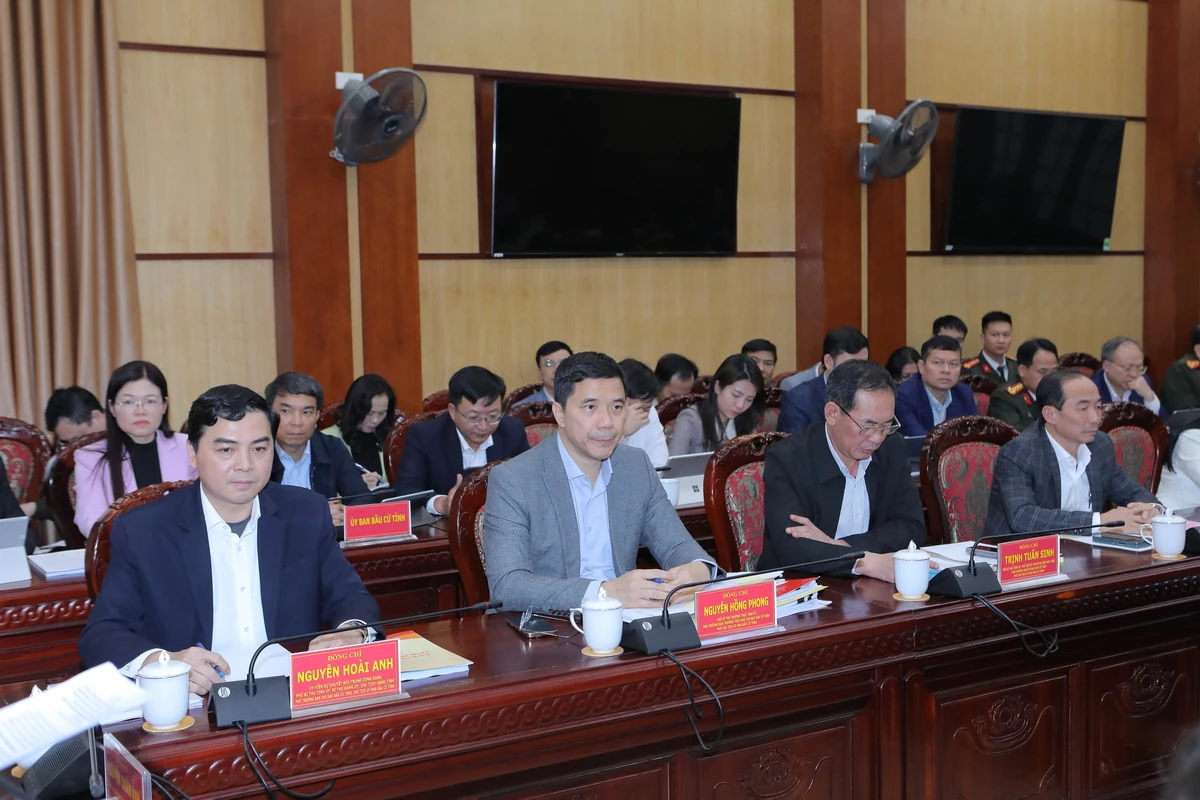 Tạo khí thế và niềm tin trong Nhân dân hướng về ngày hội non sông