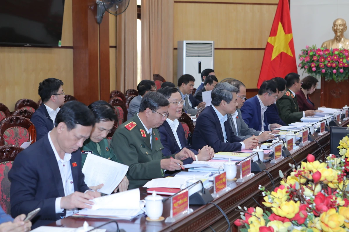 Tạo khí thế và niềm tin trong Nhân dân hướng về ngày hội non sông