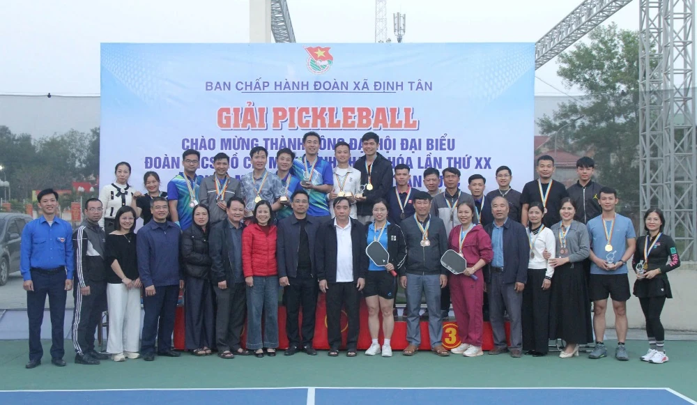 Xã Định Tân: Thi đấu pickleball chào mừng Đại hội Đảng toàn quốc lần thứ XIV