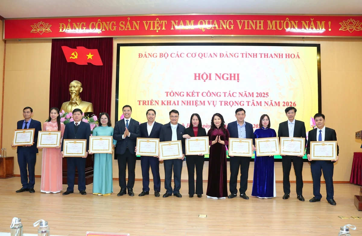 Phá vỡ tính bảo thủ, trì trệ, thay đổi tư duy, nhận thức nhằm tạo ra sức chiến đấu của tổ chức cơ sở đảng