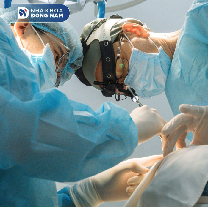 Hành trình tìm lại nụ cười của những người từng mất niềm tin vào nha khoa