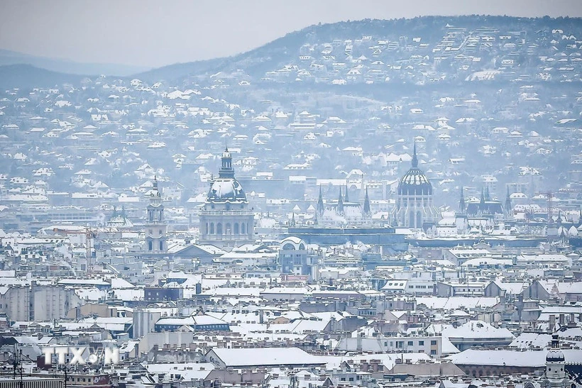 Băng giá gây xáo trộn hoạt động hàng không ở các nước châu Âu